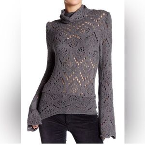 Free People Shoot From The Heart gray Sweater sz med